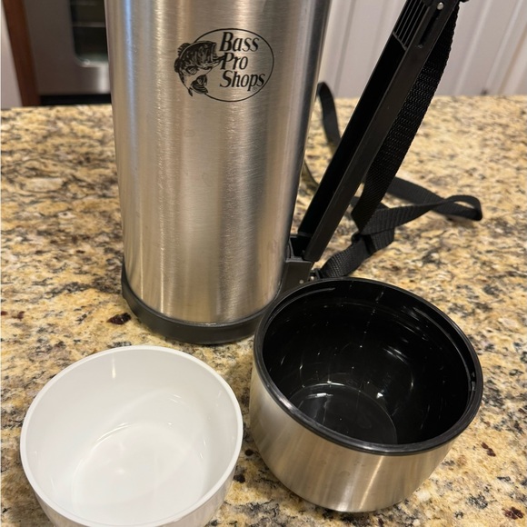 Bass Pro Shop Thermos - Picture 3 of 6